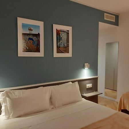 Mako Suites - Centro E Stazione Monza Luaran gambar