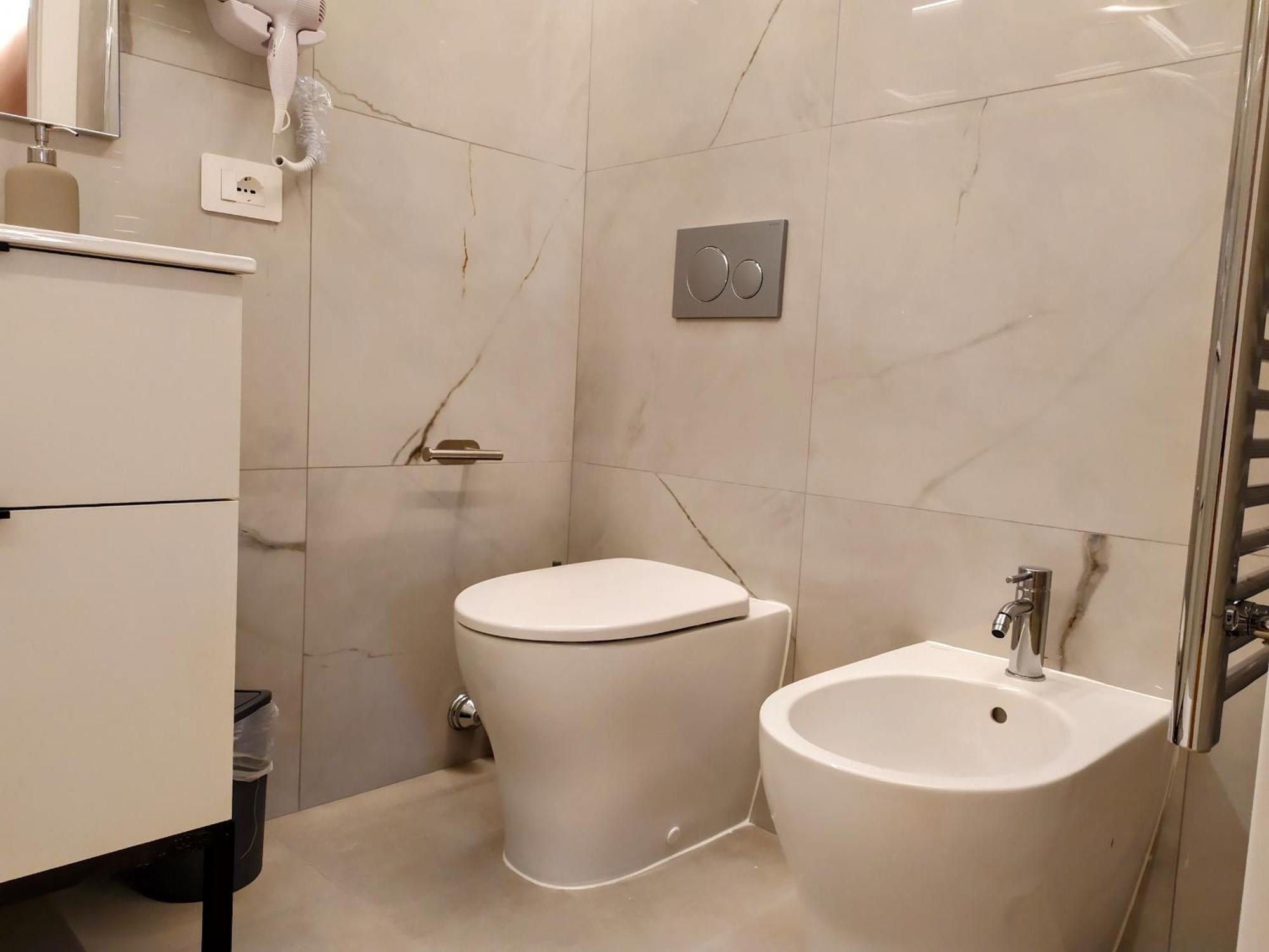 Mako Suites - Centro E Stazione Monza Luaran gambar