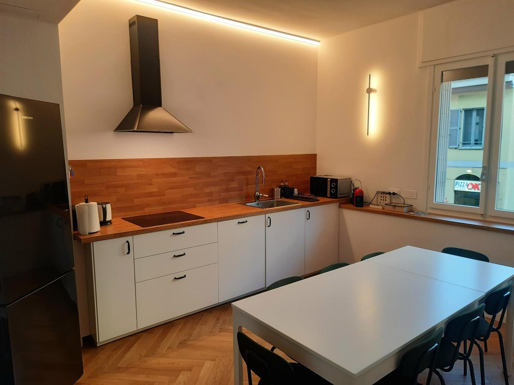 Mako Suites - Centro E Stazione Monza Luaran gambar