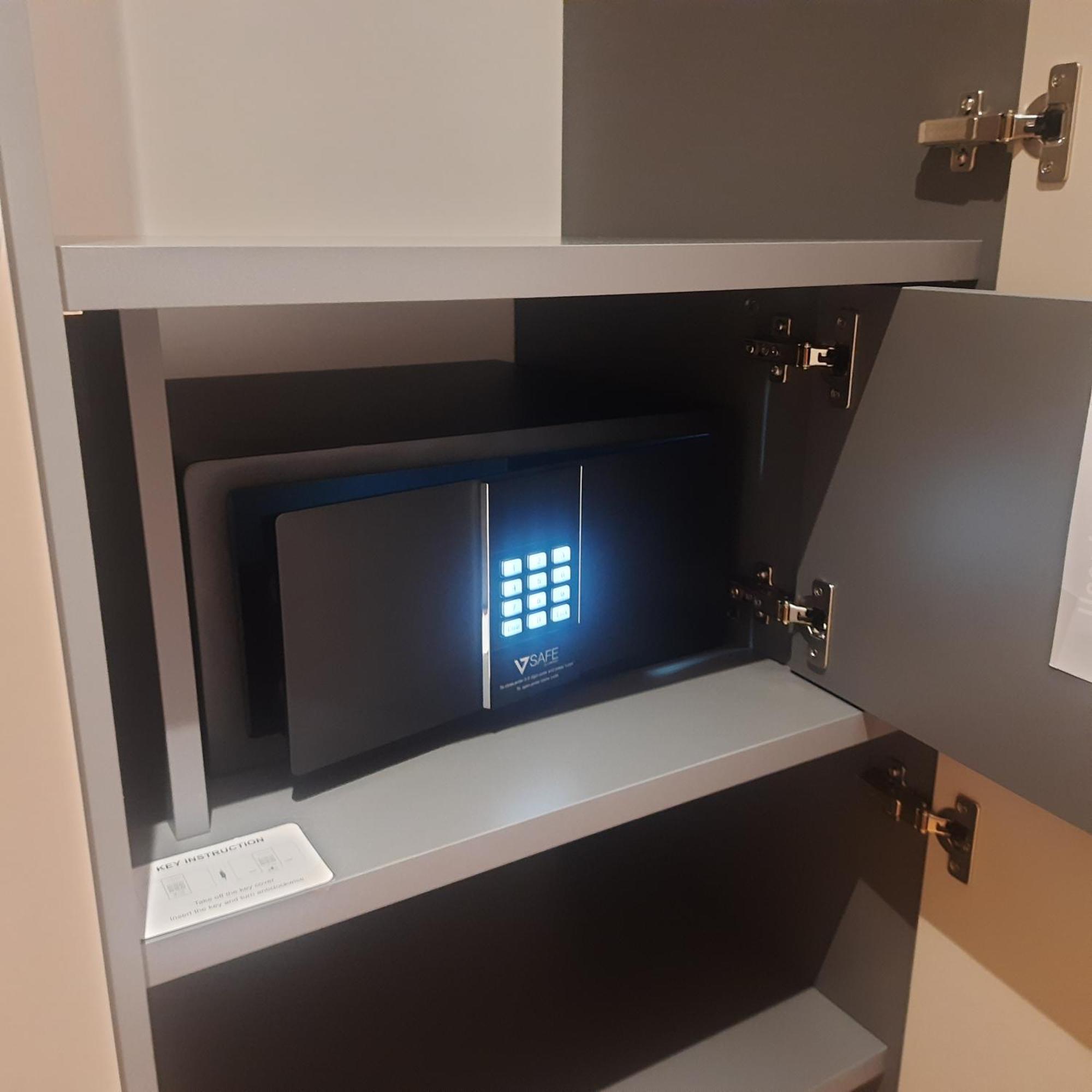 Mako Suites - Centro E Stazione Monza Luaran gambar